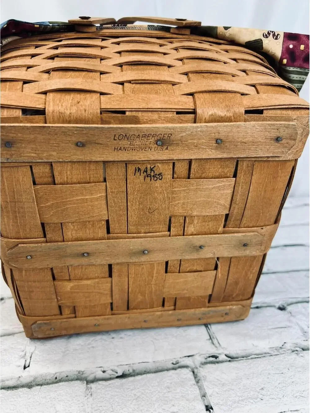 1988 Longaberger Small Picnic Basket w/Holiday Liner & Riser 12